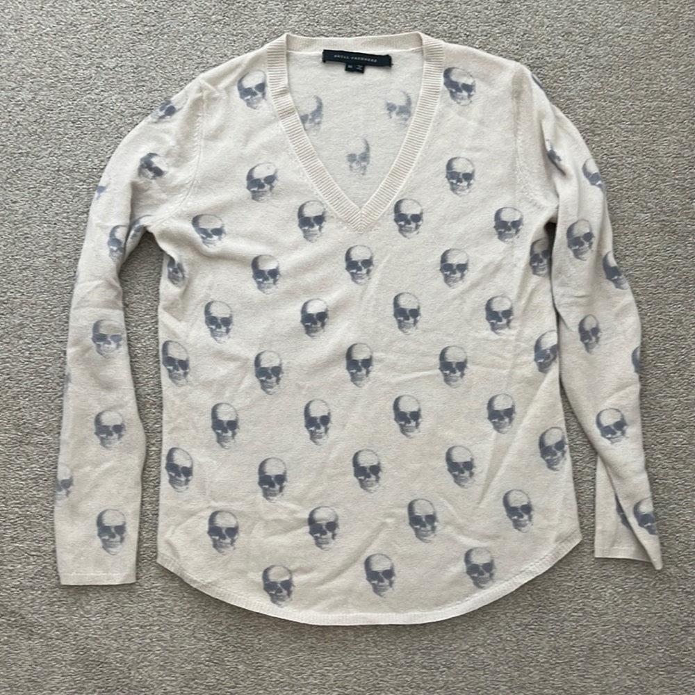 Skull Cashmere V-neck sweater